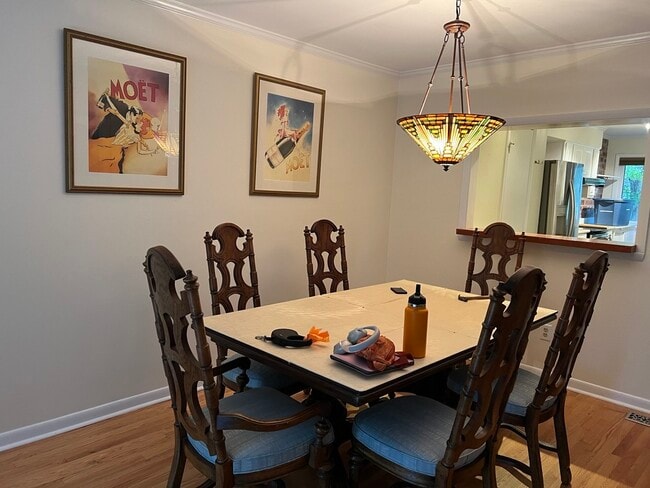 Building Photo - 208 Ridge Trl