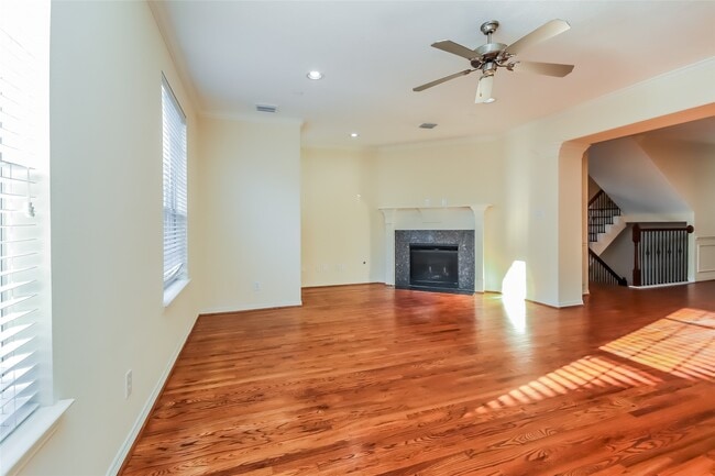 Foto del edificio - 2601 Enclave At Shady Acres Ct