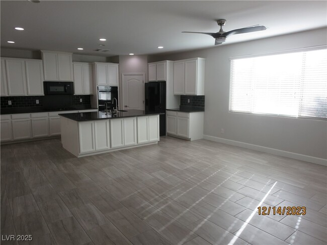 Foto del edificio - 6118 Andover Wood Rd
