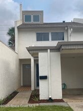 Building Photo - 503 Summerset Ct
