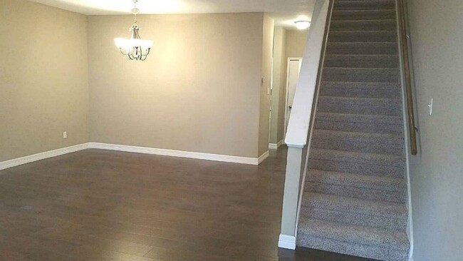 Foto del edificio - 17573 Red Oak Dr