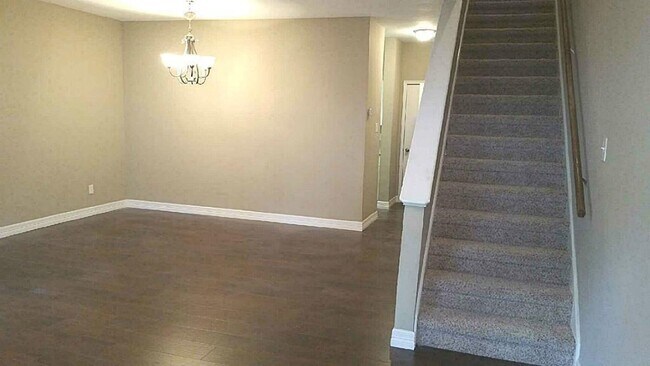 Building Photo - 17573 Red Oak Dr