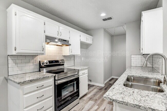 Foto del edificio - 925 Farmington Rd