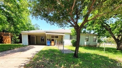 Building Photo - 1028 Ellingson Ln