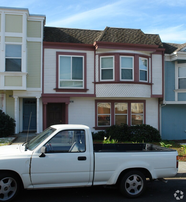 Building Photo - 922-924 Wyandotte Ave