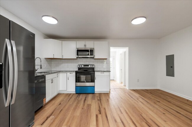 Foto del edificio - 1806 Sussex St