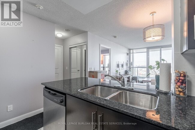 Building Photo - 225 Sherway Gardens Rd