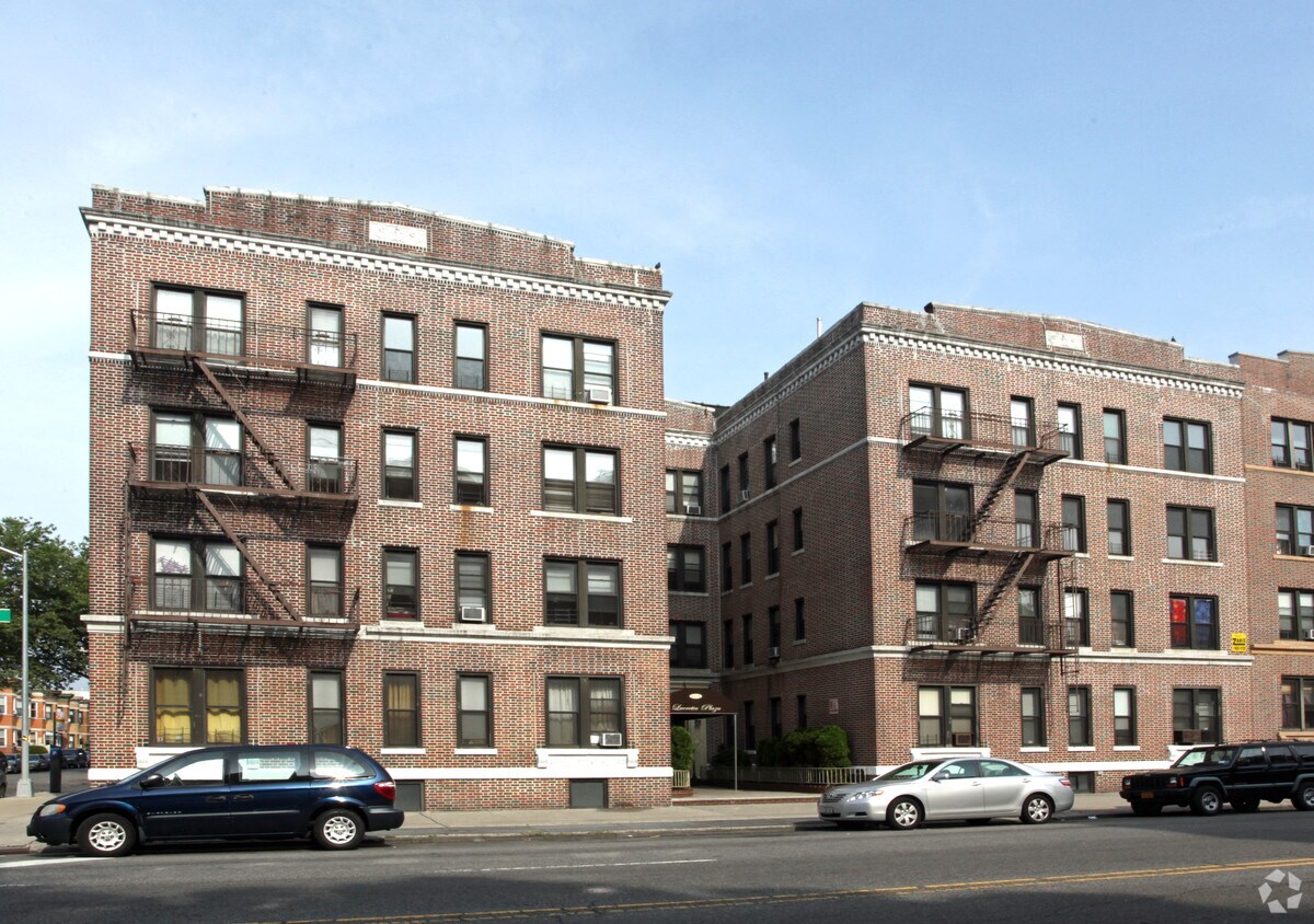 Building Photo - Lucretia Plaza