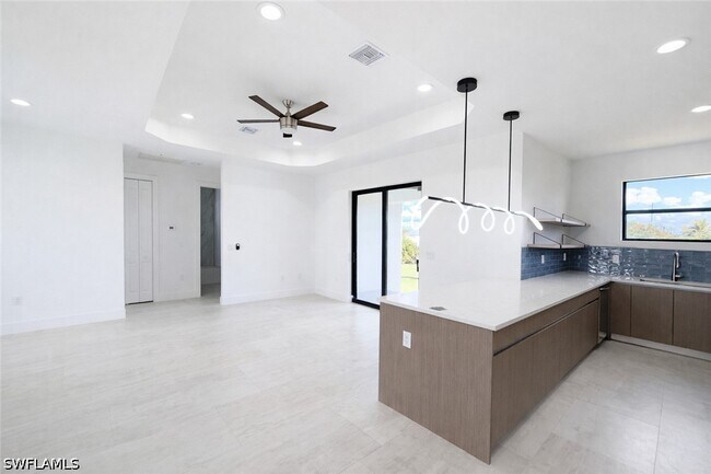 Foto del edificio - 211 NW 25th Ave