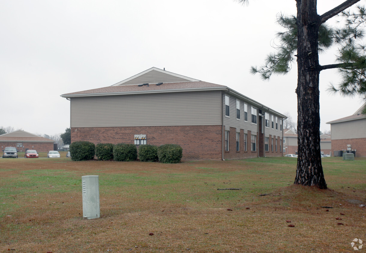 Building Photo - Plaza Manor