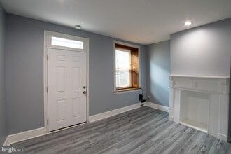 Building Photo - 187 Conarroe St
