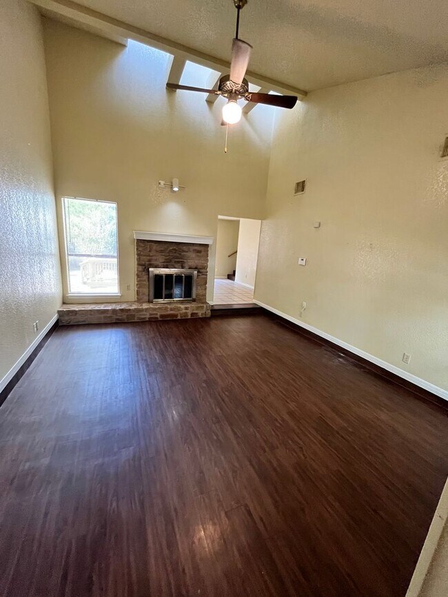 Building Photo - 2309/2311 Pena Cove