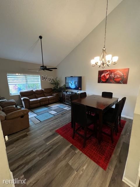 Building Photo - 3 br, 2.5 bath Townhome - Sunset Plaza