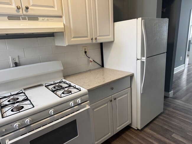 Photo - 2a Walnut St Apartment