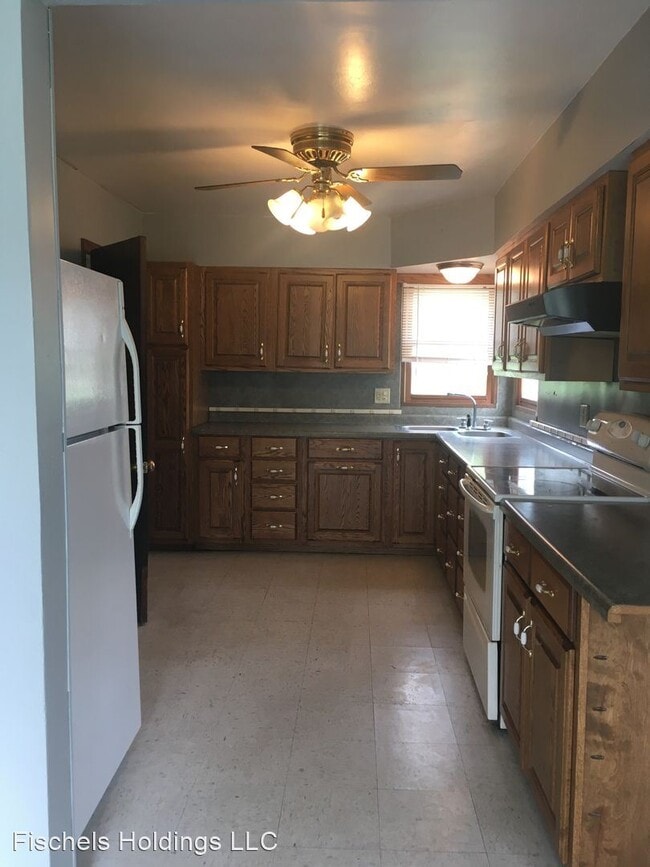 Building Photo - 3 br, 1 bath House - 1324 Stratford