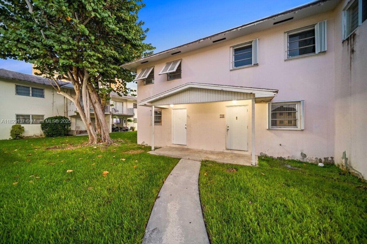 Primary Photo - 7344 SW 82nd St