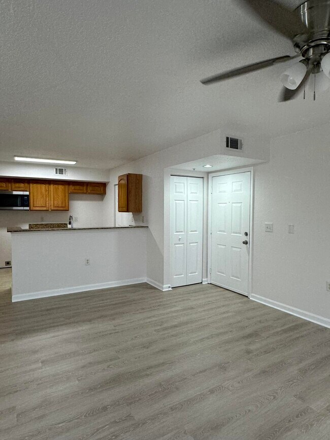 Foto del edificio - 261 SW Palm Dr