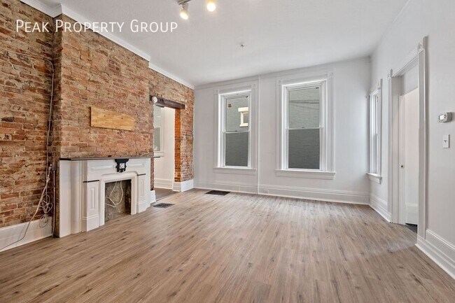 Building Photo - Generous 7 bedroom near to Campus & Downto...