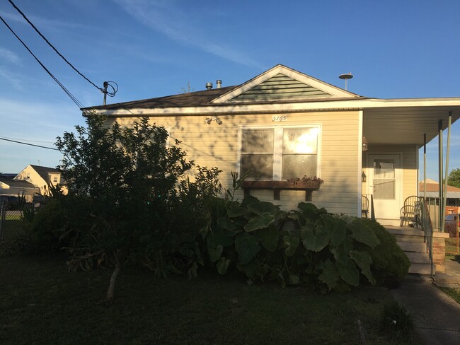 Building Photo - 5765 Cameron Blvd