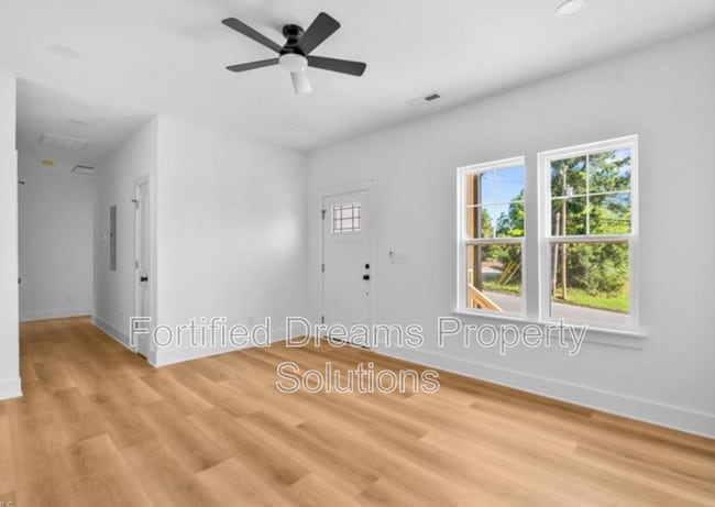 Building Photo - 103 Roanoke St