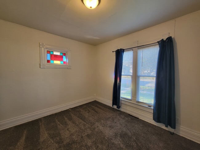 1st Bedroom - 1215 Ravine St