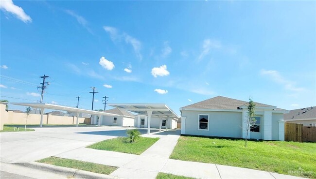 Building Photo - 801 Sunset Dr