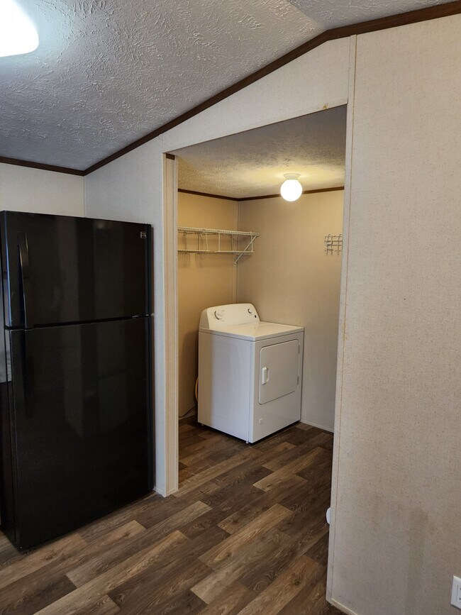 Foto del edificio - 616 Co Rd 118B