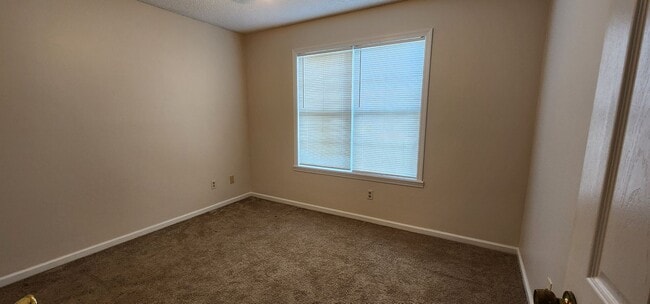 Building Photo - Inviting 3-Bedroom Valdosta Home with Fenc...