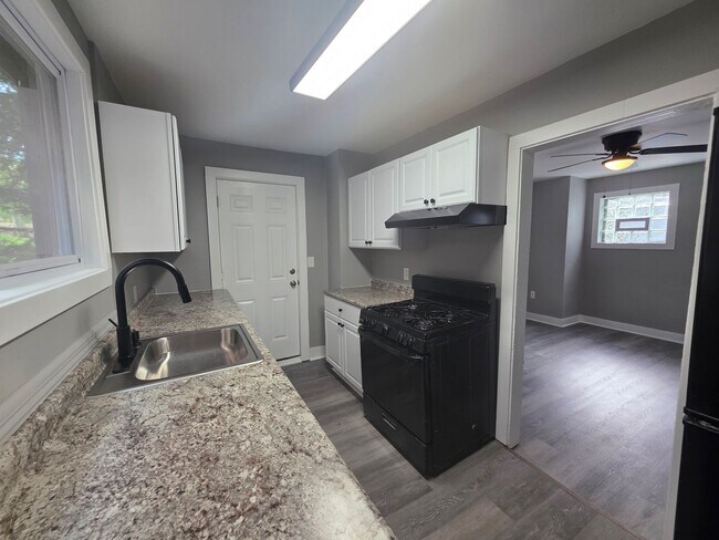Foto del edificio - Newly updated 3 bedroom 1 bath house in Upper Hill!