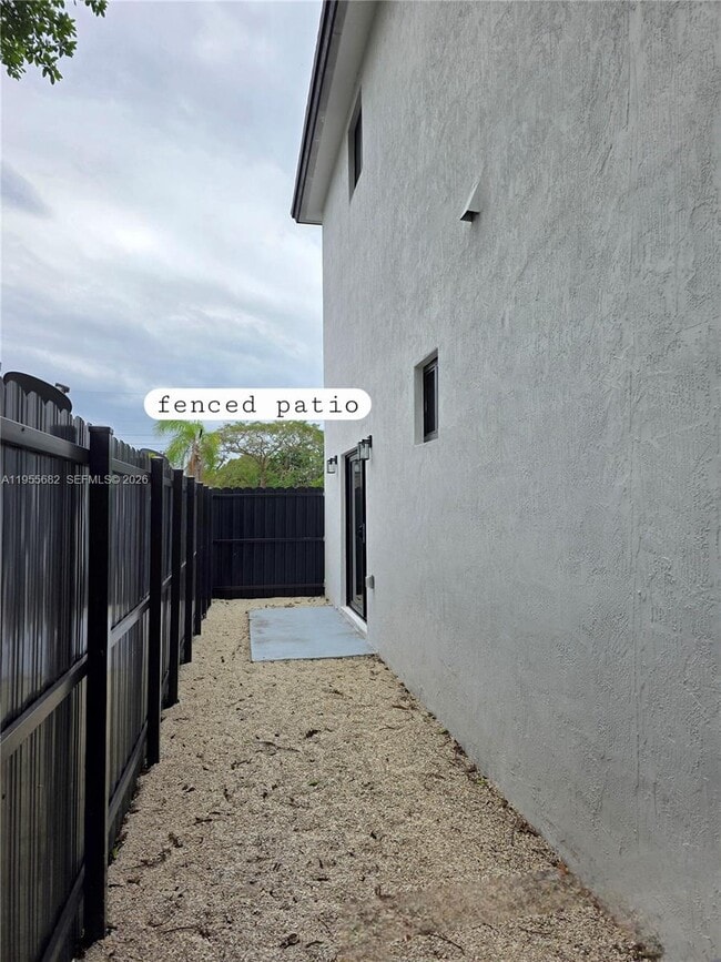 Building Photo - 1313 NW 6th Ave