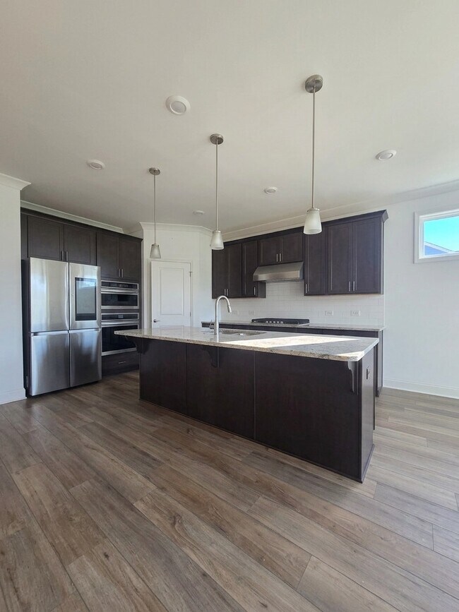 Foto del edificio - 384 Yardley Ln