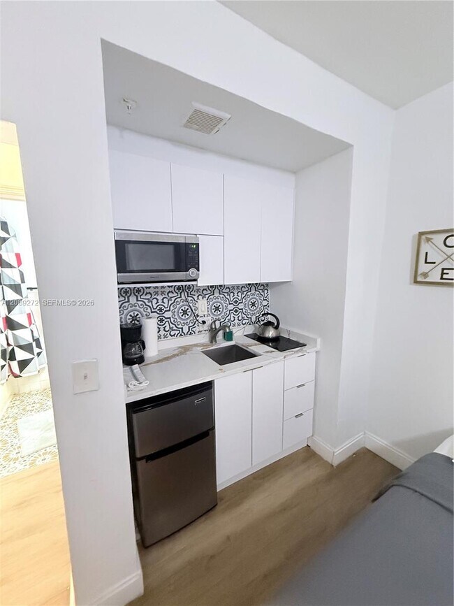 Foto del edificio - 3801 Indian Creek Dr