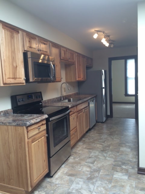Kitchen - 620 S Main St