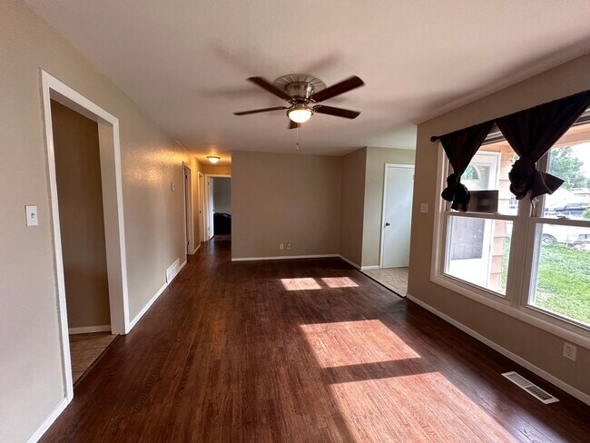 Foto del edificio - Main Level Living