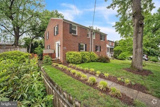 Building Photo - 2901 Mosby St