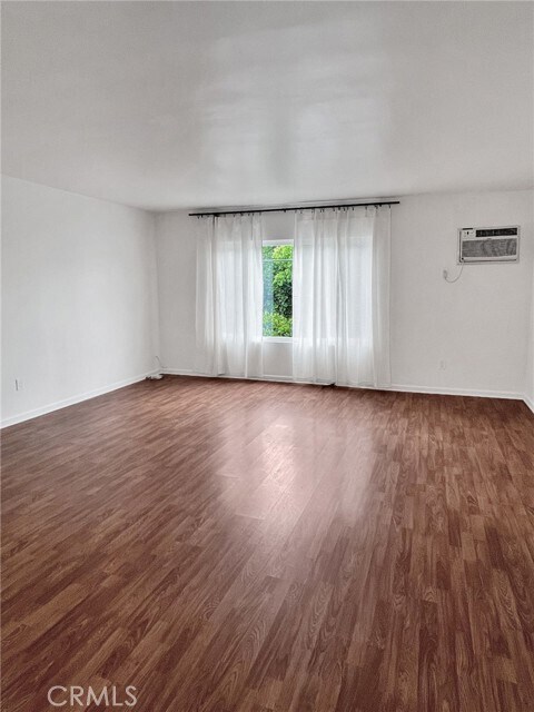 Foto del edificio - 5620 Woodman Ave