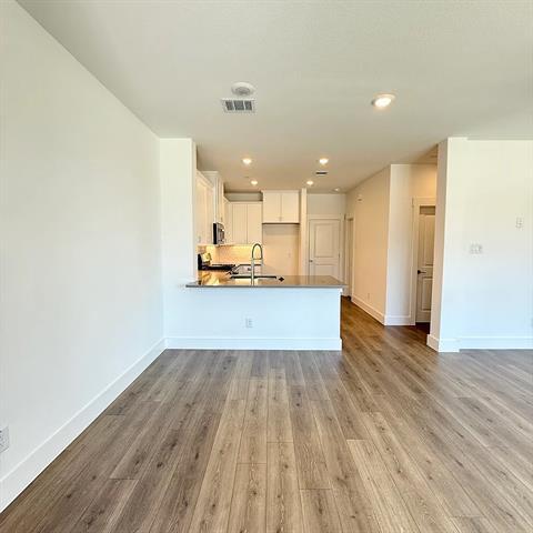 Building Photo - 2556 Campden Mews