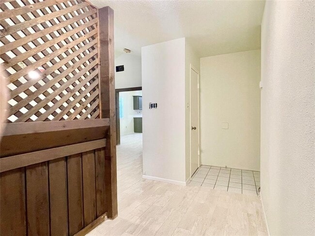 Building Photo - 15906 Nutcracker Ct