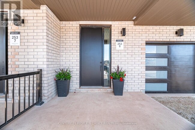 Building Photo - 1302 Muller Ln