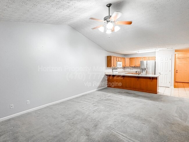 Building Photo - 3955 Hidden Hollow Dr