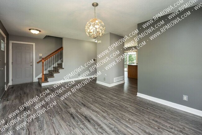 Foto del edificio - 900 SE Woodbine Dr