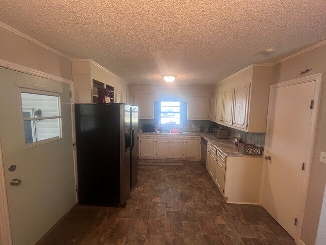 Foto del edificio - 100 Douglas Dr