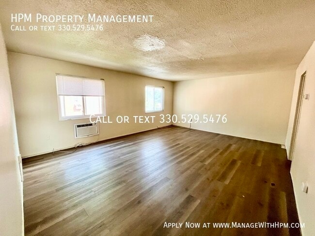 Foto del edificio - 20584 Lorain Rd