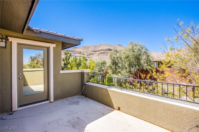 Foto del edificio - 5863 Glory Heights Dr