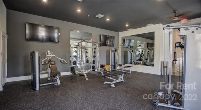 Foto del edificio - 16408 Holly Crest Ln