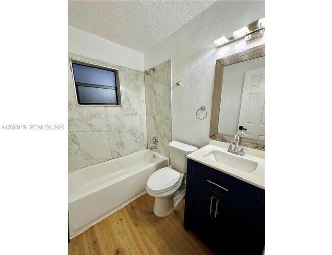 Foto del edificio - 813 W Jefferson St