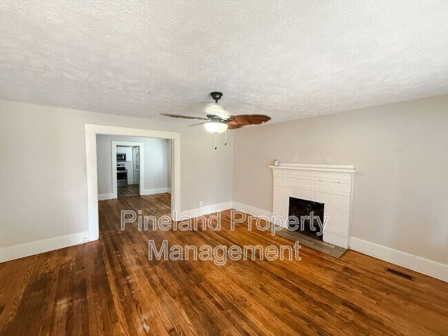 Foto del edificio - 316 Broadfoot Ave
