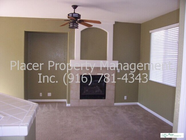 Building Photo - 5804 Ridgepoint Dr