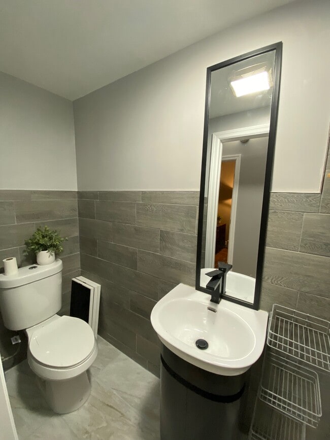 Building Photo - 4137 Boyd Ave