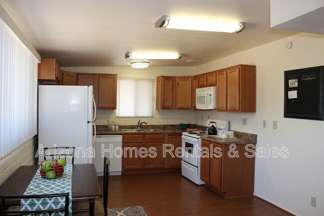 Foto del edificio - 8240 E 18th St